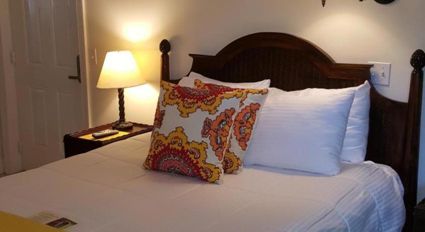 The Caribbean Court Boutique Hotel Vero Beach Exteriör bild