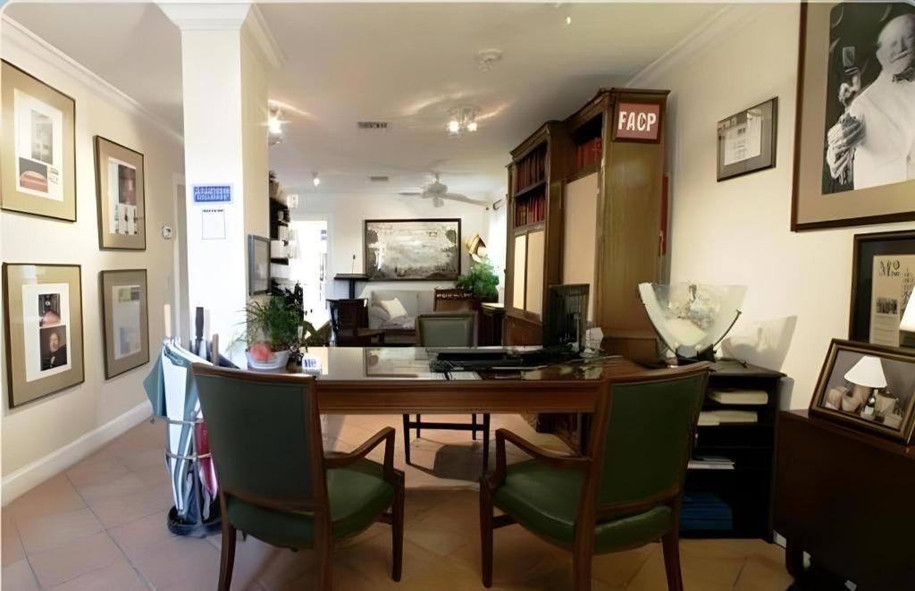 The Caribbean Court Boutique Hotel Vero Beach Exteriör bild